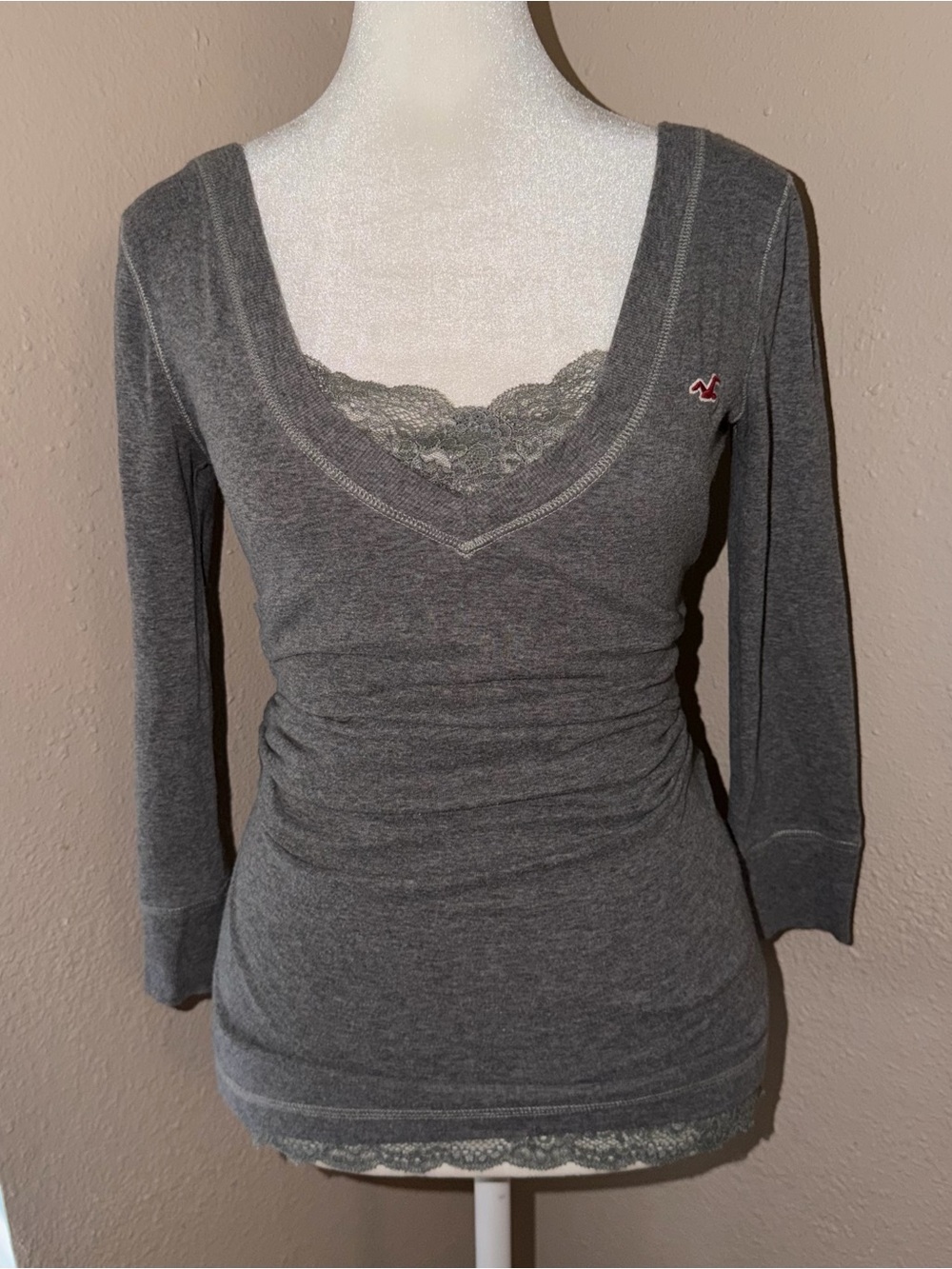 Vintage Y2K Hollister 2000s 3/4 Sleeve V Neck Top